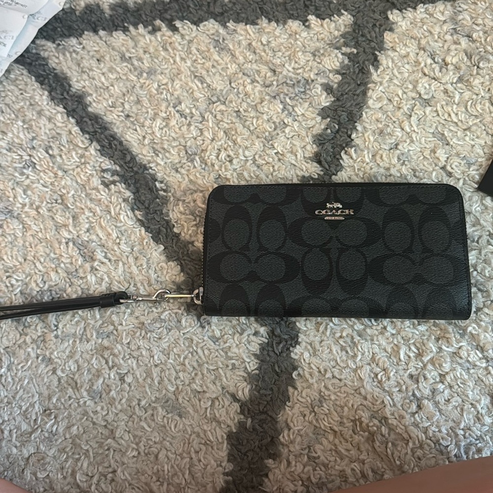 Coach wristlet zip wallet
